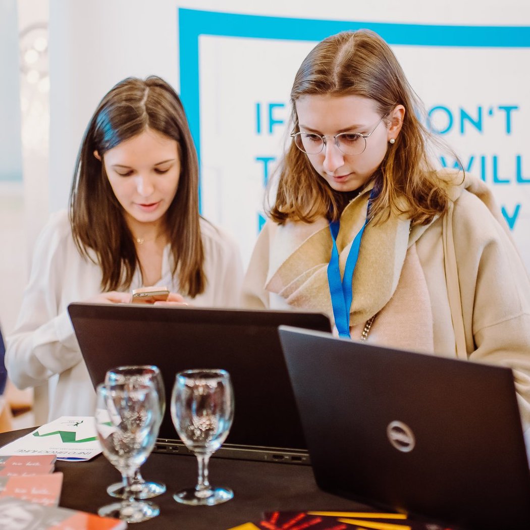 Recruiters reviewing the connections made with ScanFactor